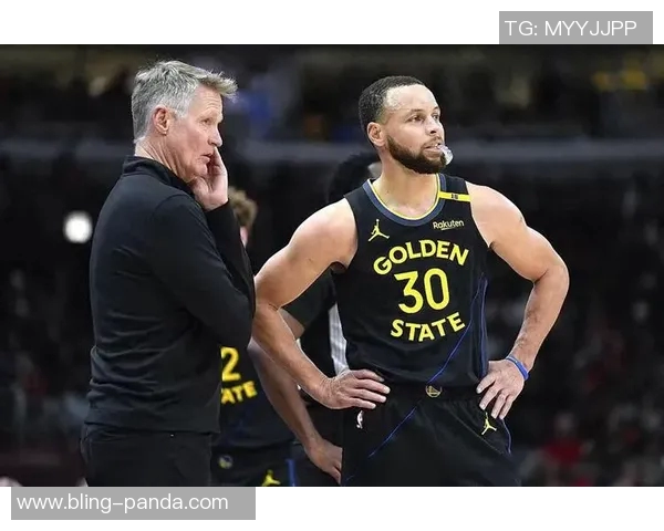 科尔强调关键时刻进攻策略应聚焦库里与巴特勒并创造空间